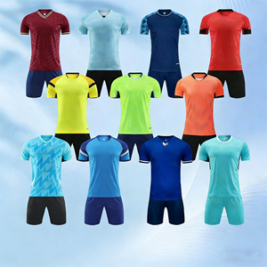 定制男式夏季足球球衣短袖足球套装，适合比赛使用 - Product Image 1