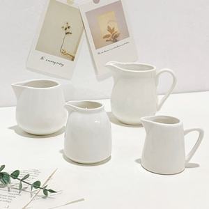 Nouvelles idées de produits 2026 Petite crémière classique blanche en porcelaine fine avec poignée en céramique <span class=keywords><strong>Pichet</strong></span> à café et à lait - Product Image 3