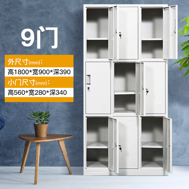 Armario de nueve puertas con paneles añadidos