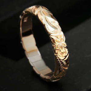 Anello in Lega con Rosa Fluttuante, Regalo Classico per Matrimonio, Fede Nuziale Unisex, Design Floreale Elegante per Uso Quotidiano - Product Image 2