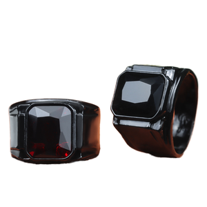 Une nouvelle bague en alliage pour homme, vintage, noire et rouge, ornée de pierres précieuses, est un best-seller transfrontalier - Product Image 1