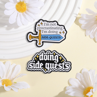 Broche en émail « Je ne procrastine pas, je fais des quêtes secondaires » en forme d'épée, accessoire vestimentaire pour jeux RPG