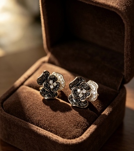 Xinfly Luxury Fashion 18K Real Gold White <b>Black</b> Natural Diamonds Flower <b>Earrings</b> <b>Stud</b> Au750 Fine Jewelry for Women - Product Image 5