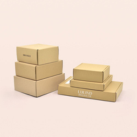 Boîte d'expédition en carton ondulé de luxe personnalisée avec revêtement UV, boîte d'emballage cadeau en papier de haute qualité pour bijoux, cosmétiques et cadeaux