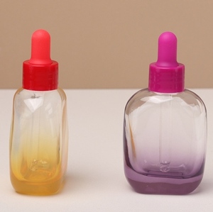 Flacon compte-gouttes carré plat en verre 30 ml avec logo personnalisé, finition mate et dégradée, pour huile capillaire et sérum - Product Image 5