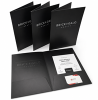 Dossier de présentation A4 de luxe avec logo personnalisé et pochettes pour cartes de visite, idéal pour les salons professionnels, l'éducation, les hôtels et les hôpitaux