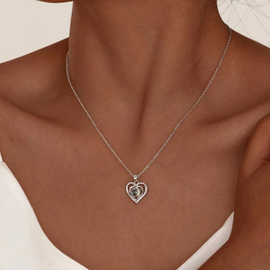 Collana con Proiezione '<span class=keywords><strong>Ti</strong></span> <span class=keywords><strong>Amo</strong></span>' in 100 Lingue, Design Creativo con Zirconi, Regalo Romantico di Lusso per Donne - Product Image 2