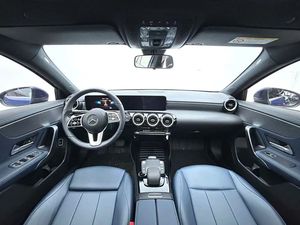 <span class=keywords><strong>Voiture</strong></span> d'occasion Mercedes-Benz A180L 1.3T, conduite à gauche, transmission automatique, sièges chauffants rétroéquipés, en stock, exportation vers la Russie - Product Image 2