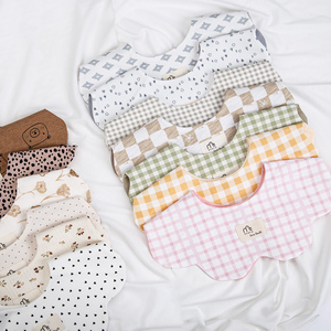 Hàn Quốc Phiên Bản Siêu Mềm Bông Thêu Nước Bọt Khăn 360 Độ Xoay Cánh Hoa Cổ Áo Công Chúa Vương Miện Bib Nút Bán Buôn - Product Image 1