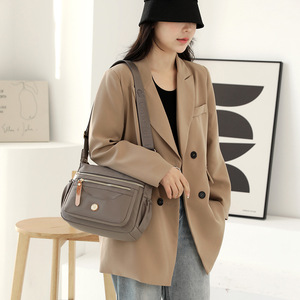 Sac à bandoulière/croisé décontracté pour femme en nylon imperméable multicouche, grande capacité, motif renard coloré, idéal pour l'été - Product Image 2
