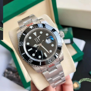 Reloj de cuarzo para hombre con esfera plateada, caja metálica resistente al agua, esfera con efecto rayos de sol, indicador de fecha, pantalla analógica, tres subesferas - Product Image 1