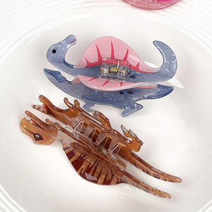 Vente en gros de griffes en poils d'animaux mignons et bruns, griffe de <span class=keywords><strong>dinosaure</strong></span> à cheveux plats, douce et élégante griffe de cheveux en acrylique pour femmes - Product Image 3