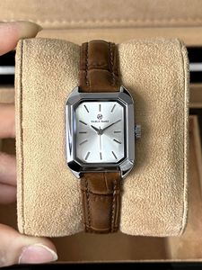 Nouvelle montre élégante et raffinée de forme carrée, avec bracelet en cuir, style simple, mouvement à quartz résistant à l'eau, montre pour femme - Product Image 5