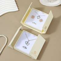 Caixa de Presente para Joias Becan Heart Fold Out com Tampa Salpicada em Marfim, Cartão de Apresentação Removível para Colares, Brincos e Anéis