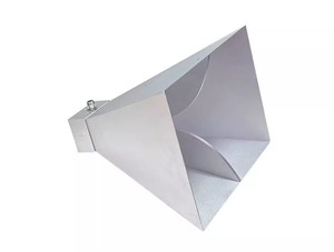 เสาอากาศแบบฮอร์น UWB สำหรับภายนอกอาคาร กำลังส่ง 100 วัตต์ 600-6500 เมกะเฮิรตซ์ ป้องกันโดรน ป้องกันสัญญาณรบกวน  แบบกำหนดทิศทาง  ย่านความถี่กว้าง  กำลังขยาย 6-17 เดซิเบล ค่า VSWR 2.5  ขั้วต่อแบบ N-K - Product Image 3