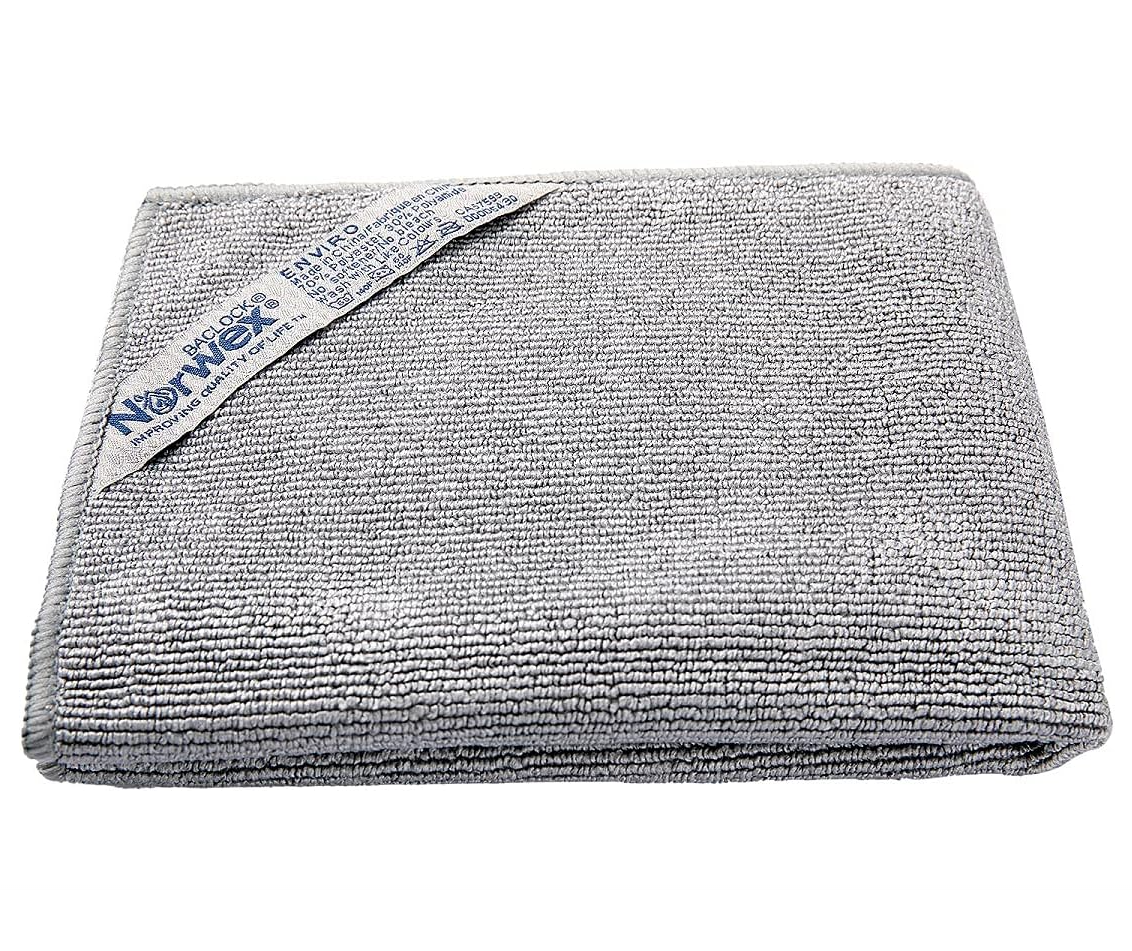 สีเทาเข้ม