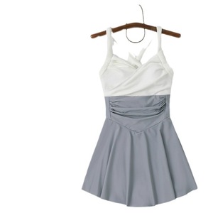 Traje de baño de una pieza para mujer Baiya, cuello en V, gris y blanco, estilo vestido sin espalda, para playa y aguas termales - Product Image 5