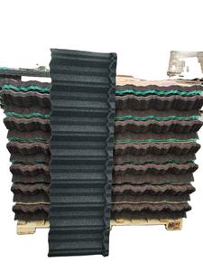 Usine de tuiles classiques Shandong Chine Bardeaux en acier personnalisés Bords biseautés 0.4mm d'épaisseur Forte lumière Tôle de toit Revêtement Maisons - Product Image 6