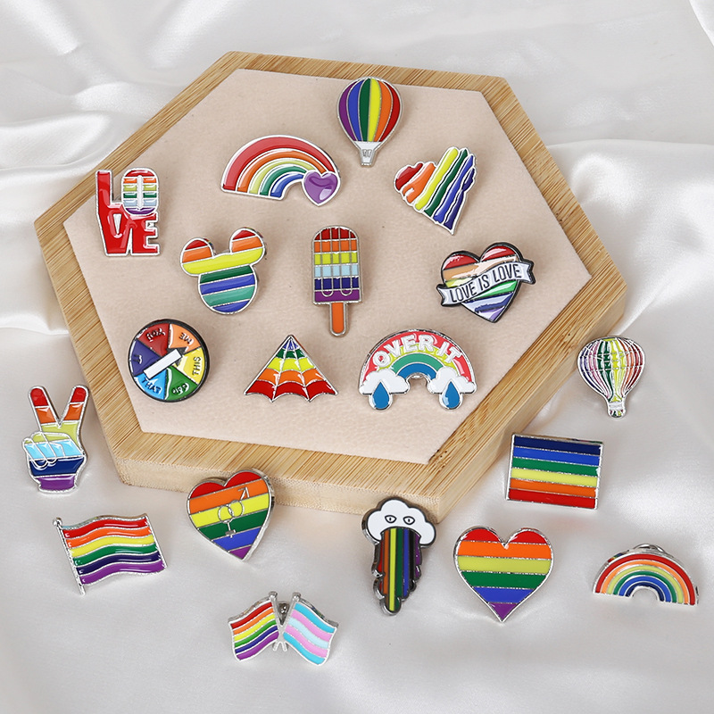 Любовь Радуга мультфильм красочный флаг брошь kawaii эмалевые булавки индивидуальные эмалевые булавки для путешествий эмалевые булавки