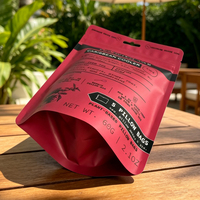 Sachets personnalisés en aluminium brillant imprimés, sachets à fond plat pour thé aux herbes et aux fleurs, emballage de sachets de thé triangulaires avec trou de suspension