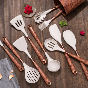 Ustensiles de cuisine en silicone, ensemble d'ustensiles de cuisine rose gold, outils de cuisson et de pâtisserie avec manche en bois - Product Image 4