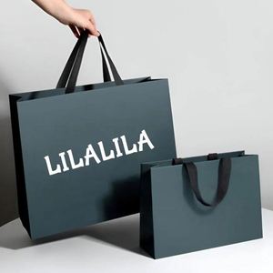 ถุงกระดาษของขวัญสำหรับบรรจุภัณฑ์น้ำหอม พิมพ์โลโก้ตามสั่ง ทำจากกระดาษรีไซเคิล พร้อมหูหิ้วเชือก - Product Image 2