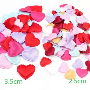 Bán Buôn 2.5Cm/3.5Cm Satin Vải Trái Tim Appliques 3D Độn Trái Tim Trang Trí Cho Bảng & Giường Valentine Của Ngày Trái Tim Chỉnh Trang - Product Image 2