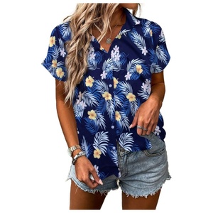 Blusa Hawaiana Vintage para Mujer, Suave y Fresca para el Verano, Estampado Floral Tropical, Cuello en V, Manga Corta, Botones al Frente, con Logotipo - Product Image 2