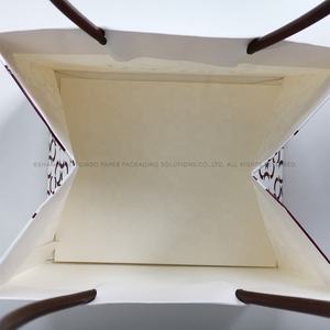 Sac en papier artisanal de luxe pour kit de nettoyage de bijoux avec impression personnalisée de guide d'entretien sur feuille métallisée – Un cadeau de valeur ajoutée pour les détaillants de bijoux - Product Image 6