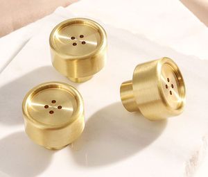 Manopole per armadietto con porta in ottone massiccio a bottone rotondo tirare le manopole per cassetti dell'armadio per mobili in ottone a foro singolo - Product Image 4