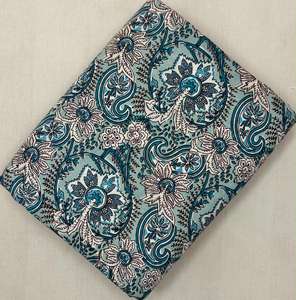 Tissu en coton brodé floral vert respirant de qualité supérieure, 150 g/m², léger, pour robes, motif botanique traditionnel - Product Image 5