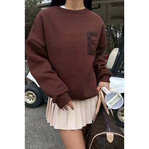 Sudadera con Capucha de Seda Marrón para Mujer, Talla XS, con Bordado y Diseño de Impresión Ligera para Invierno - Product Image 4