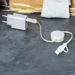 Chargeurs de fibres de blé : gadgets durables - Product Image 3