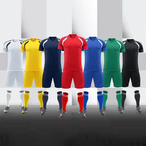 Maillots de football pour adultes de haute qualité en gros d'usine, uniformes de football en polyester à séchage rapide, maillots de football personnalisés imprimés pour l'entraînement - Product Image 3