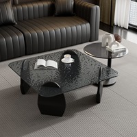 Table basse de style italien, luxe léger, motif ondulé, plateau en verre trempé, design carré, salon, minimaliste, petit appartement