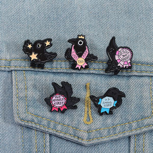 Black Raven Pin Enamel lucu burung medali bros logam Lapel ransel lencana hadiah perhiasan untuk teman grosir - Product Image 1