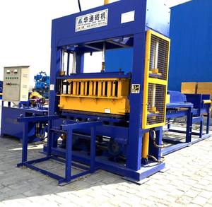 Máquina de Ladrillos de Alta Calidad Qt4-30, Pequeña Máquina Hidráulica para Bloques de Cemento, Máquina para Fabricar Ladrillos de Cemento en Etiopía - Product Image 4