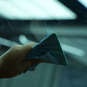 Film Teinté pour Vitres de Voiture Prix Usine 1.52*30m Matériau PET <span class=keywords><strong>Anti</strong></span>-Rayures VLT 75% 25% 15% 80% 30% 5% Teinte Amovible - Product Image 2