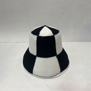 Chapeau de sauna en feutre à motif à carreaux avec logo personnalisé HKZB pour hommes et femmes - Product Image 3