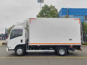 1 सुज़ु 8टन रेफ्रिजरेटर ट्रक 4x2 डीजल जमे हुए और मछली वितरण के लिए - Product Image 5