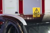 Support avec symbole éclair et aimant intégré, avertissement de haute tension