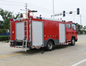 <span class=keywords><strong>Camion</strong></span> de pompiers Isuzu 4x2 diesel neuf, boîte manuelle, Euro 5, avec canon à eau haute pression intégré pour l'extinction d'incendies et la lutte contre les incendies, eau et mousse. - Product Image 6