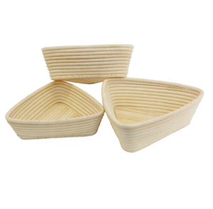 Molde triangular de mimbre para pan, cesta de mimbre hecha a mano, hecho en Vietnam - Product Image 1
