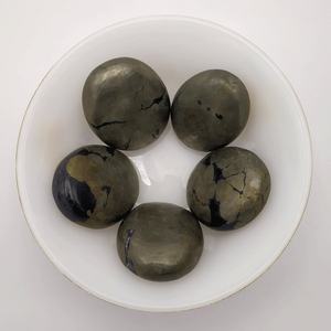 Piedra de Palma de pirita dorada | Cristal curativo de pirita palmstone pulido a mano | Hecho en India - Product Image 2