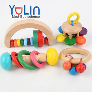 Vente en gros de jouets éducatifs <span class=keywords><strong>pour</strong></span> bébés hochet à main en bois jouets Montessori <span class=keywords><strong>pour</strong></span> bébés à usage pédagogique - Product Image 3