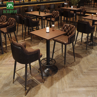 Tabourets de bar en métal rétro pour café, bistro et salon, ensemble de table et de chaises commerciales.