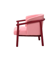 Fauteuil d'appoint capitonné distinctif en forme d'aile, couleur personnalisée pour projet FF&E de réception d'hôtel
