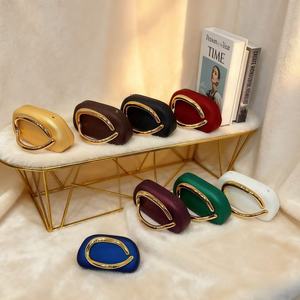 Borsa da Club alla Moda da <span class=keywords><strong>Donna</strong></span> <span class=keywords><strong>Pochette</strong></span> in Acrilico con Manico in Metallo Borsa da Sera Casual da Party con Catena Borsa Regalo Borsa a Tracolla Classica da <span class=keywords><strong>Donna</strong></span> - Product Image 1