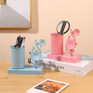 Portalápices de hierro con diseño de flor de ciruelo Master Gu, organizador de escritorio para oficina y estudiantes - Product Image 3