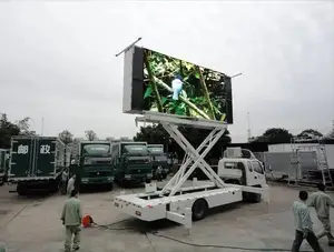 Mobile Led schermo digitale tabellone per le affissioni rimorchio per camion P6 7000nits mobile bus display a led attrezzatura pubblicitaria montata su furgone parete a Led